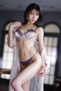 花里アカリ